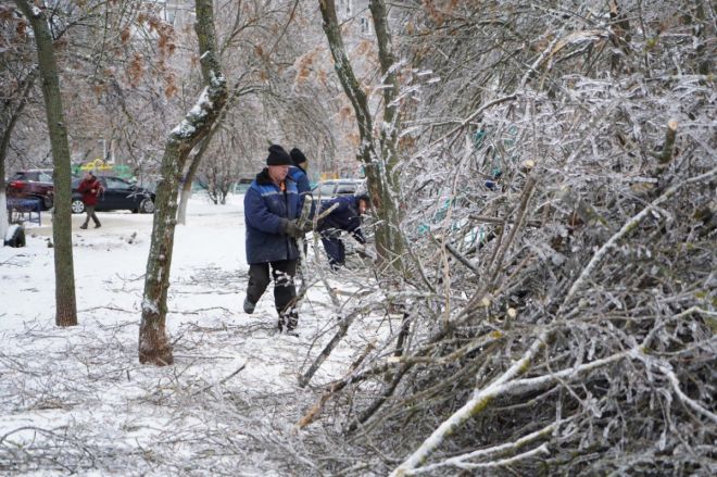 Глава Дзержинска оценил уборку города после ледяного дождя - фото 4