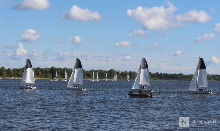 75 яхт и более 500 сапов вышли на Волгу в Нижнем Новгороде в День города - фото 104