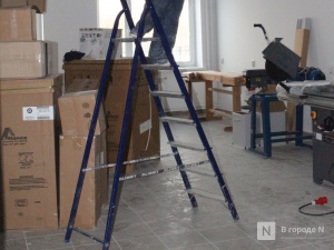 Дзержинскую школу оштрафовали на 230 тысяч рублей за падение уборщицы со стремянки