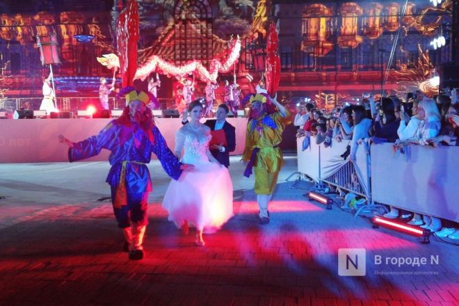 Иммерсивное шоу в постановке Ильи Авербуха состоялось в день 200-летия Нижегородской ярмарки - фото 27