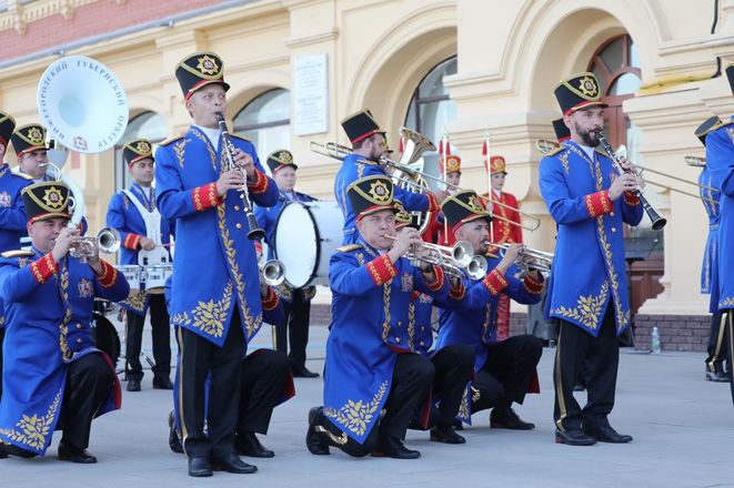 Губернскому оркестру сшили новые костюмы к 800-летию Нижнего Новгорода - фото 1