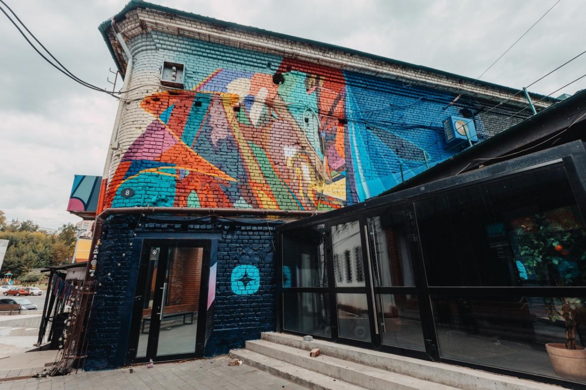 Еще два ярких граффити появились в Нижнем Новгороде в рамках биеннале - фото 1