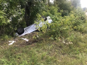 Молодой водитель опрокинул легковушку в кювет в Лысковском районе