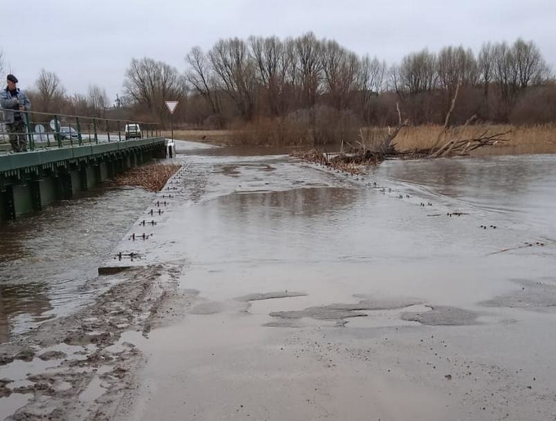 Низководный мост через Пьяну затопило в Сергачском районе - фото 1