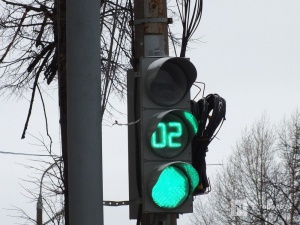 Три светофора на Бурнаковской изменили режим работы