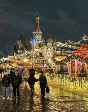 Спикер нижегородского Заксобрания покатался на коньках на Красной площади - фото 2