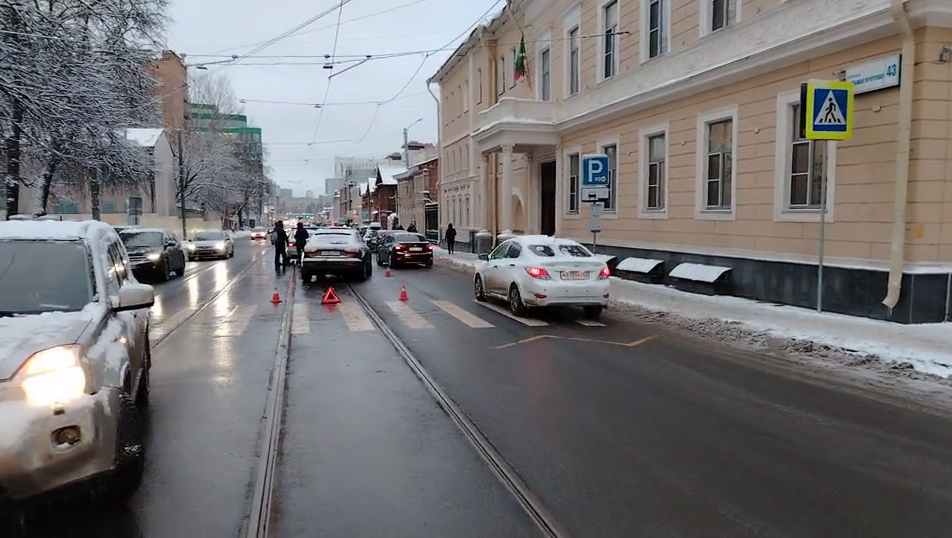 Иномарка сбила ребенка на пешеходном переходе в Нижнем Новгороде - фото 1