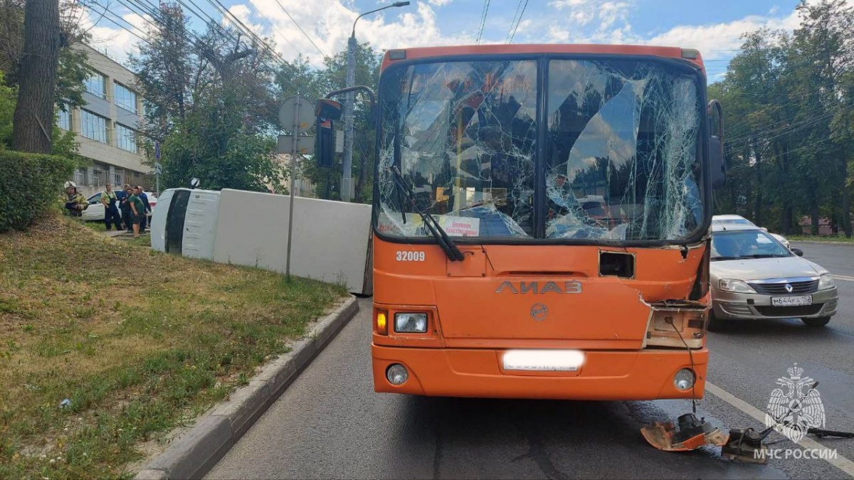 Озвучены подробности ДТП с пассажирским автобусом на проспекте Гагарина