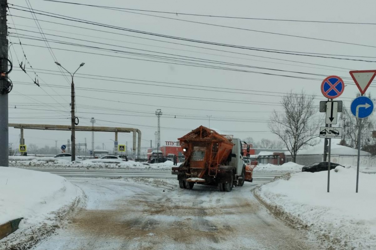 Нижегородские коммунальщики начали цикличную обработку дорог - фото 1