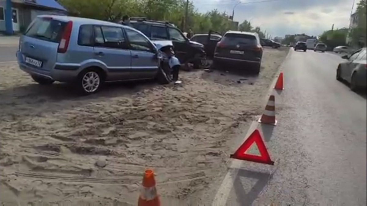 Женщина пострадала в массовом ДТП в Дзержинске