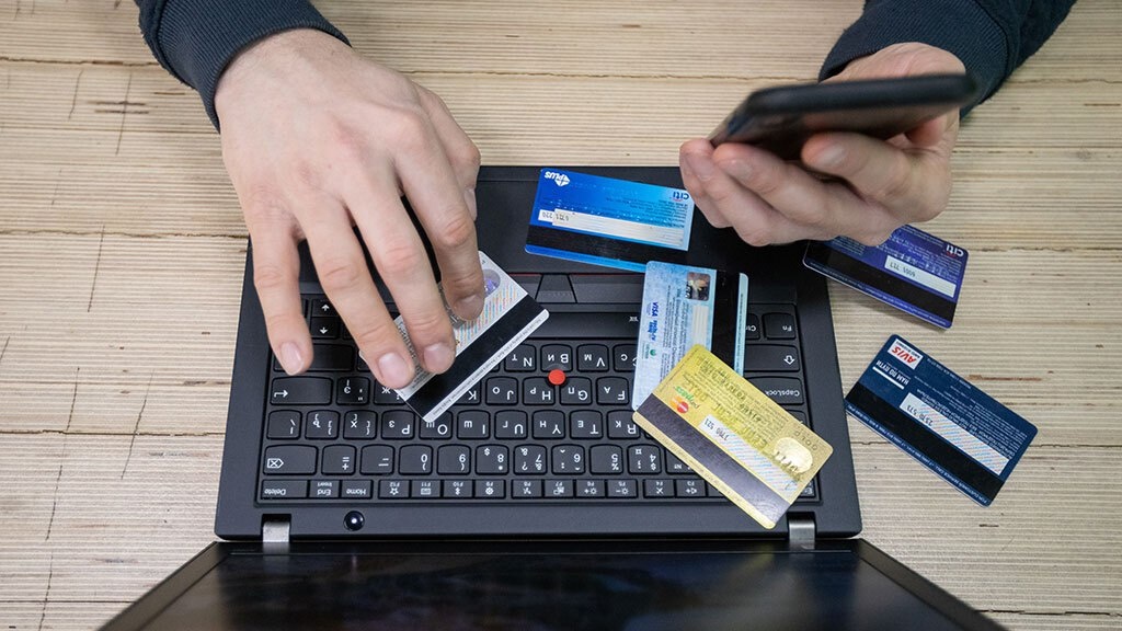 Нижегородский студент задержан за мошенничество с банковскими картами - фото 1