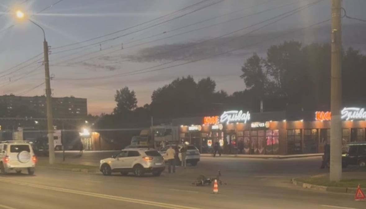 Иномарка сбила подростка на электровелосипеде в Нижнем Новгороде 