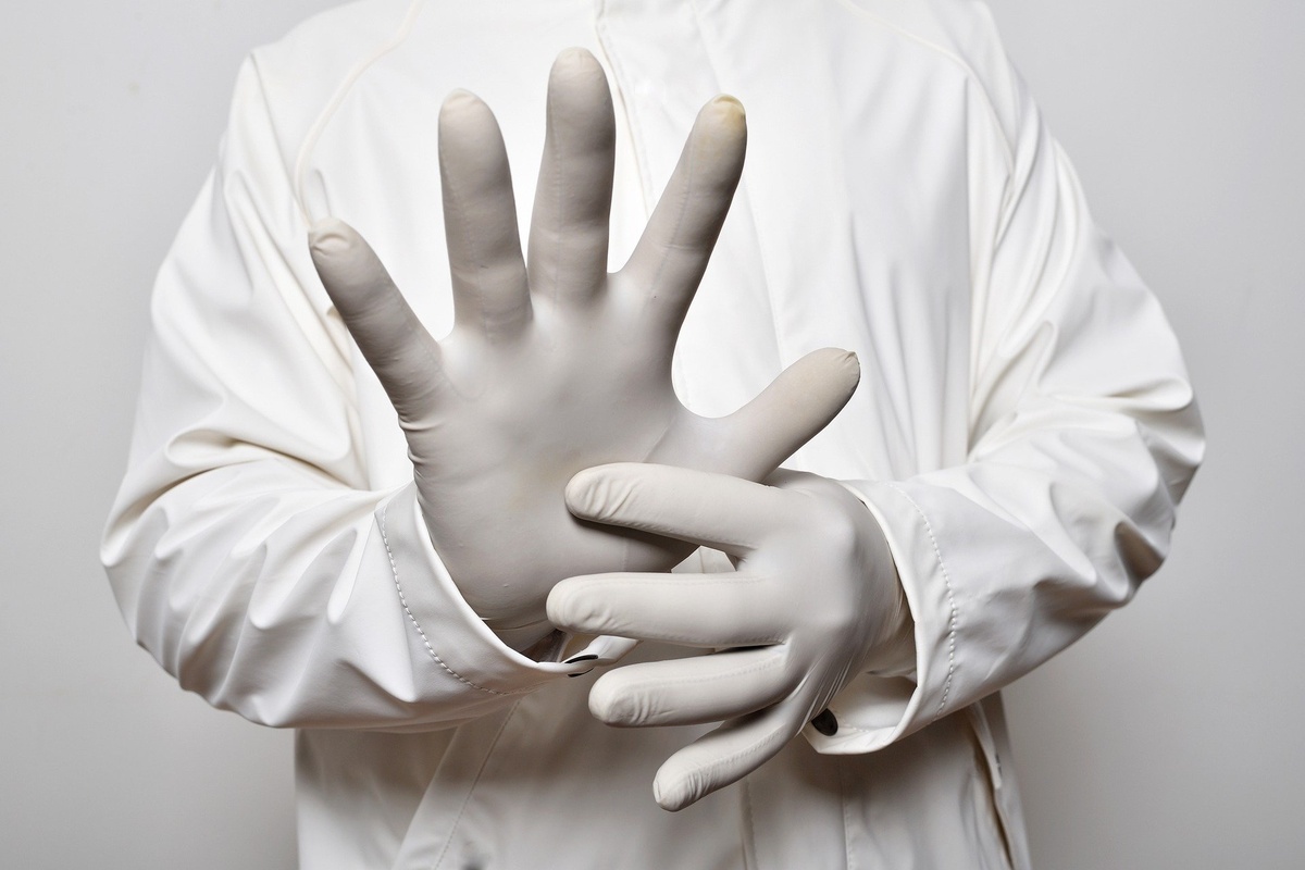 Стоит ли носить одноразовые перчатки, чтобы защититься от коронавируса