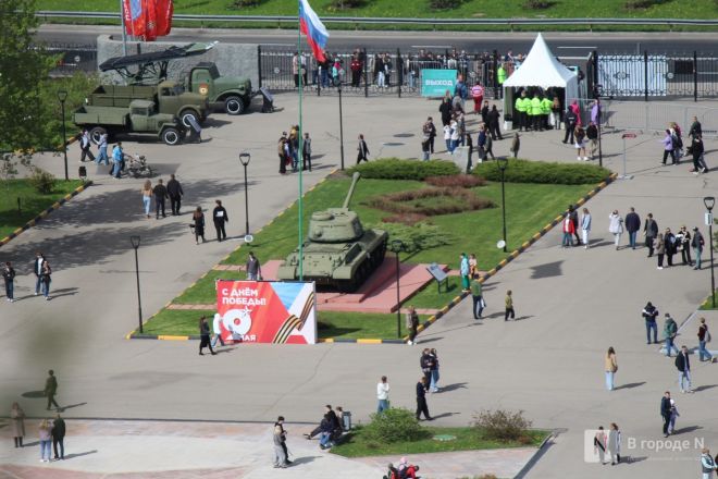 Без парада и салюта: как прошел День Победы в Нижнем Новгороде — фоторепортаж - фото 129