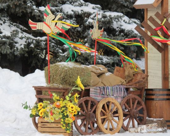 С блинами и в сугробах: как прошла Масленица в Нижнем Новгороде — фоторепортаж - фото 87