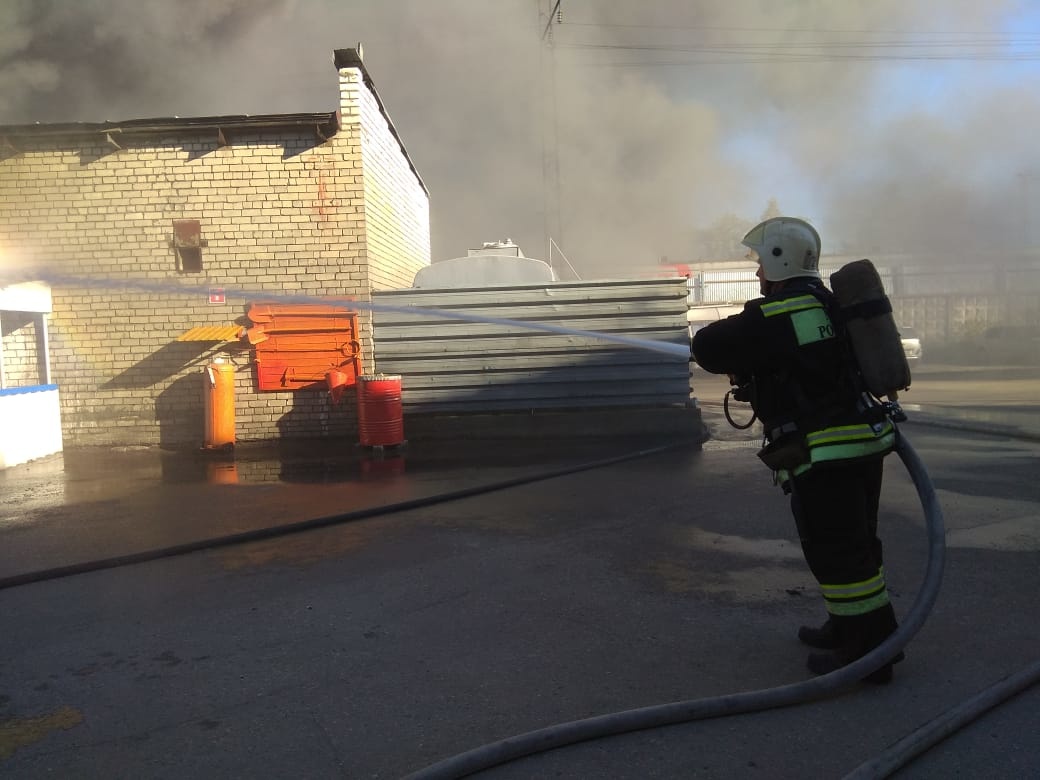 Пожар на складе лаков и красок в Канавинском районе потушен - фото 1