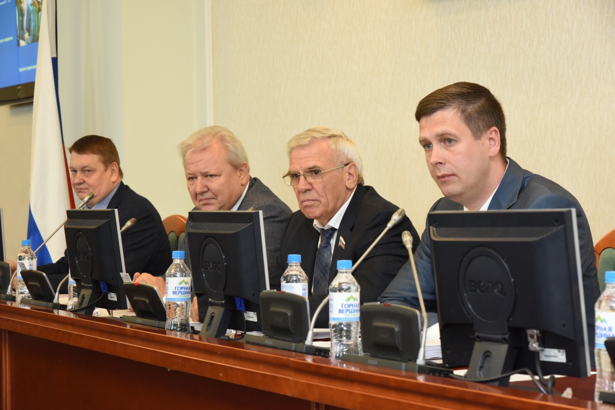 Семь поправок к закону о рекламе направили нижегородские депутаты - фото 1