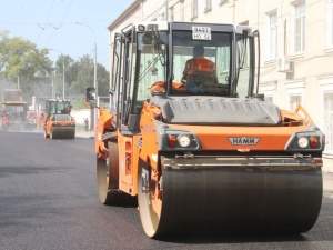 На трех участках дорог Нижнего Новгорода ремонт идет с отставанием от графика