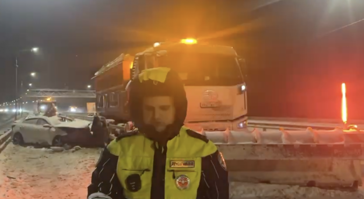 Четыре человека пострадали в ДТП со снегоуборочной машиной на трассе М-12 - фото 1