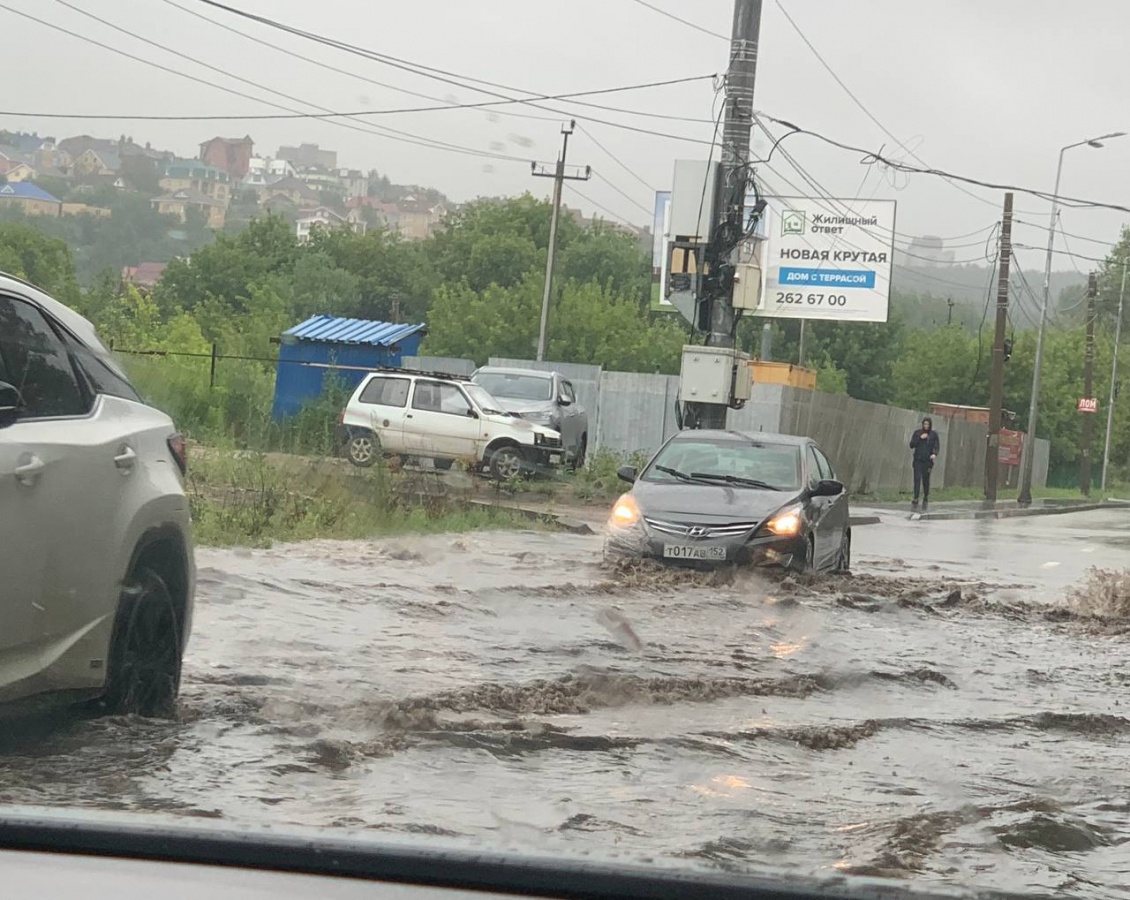 Мелик-Гусейнов призвал нижегородцев в &laquo;почти тропический дождь&raquo; пропускать авто экстренных служб - фото 1