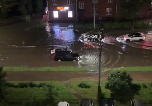 Нижний Новгород затопило вечером 22 июля из-за прошедшего ливня - фото 2