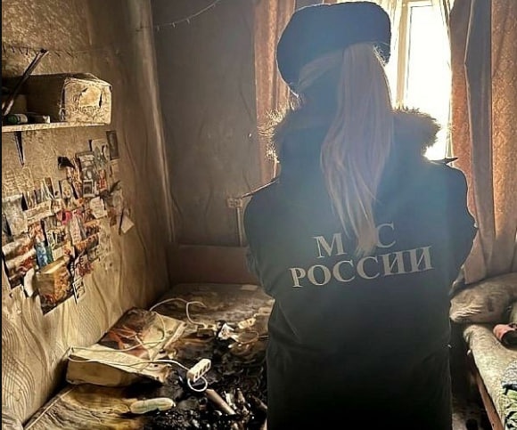 Массовая эвакуация прошла в общежитии в Нижнем Новгороде из-за пожара - фото 1