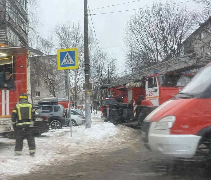 28 человек эвакуировали из-за пожара на улице Юбилейной в Нижнем Новгороде - фото 2