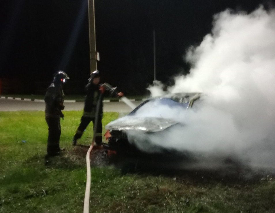 Водитель сгорел в вылетевшей на обочину машине на Бору - фото 2