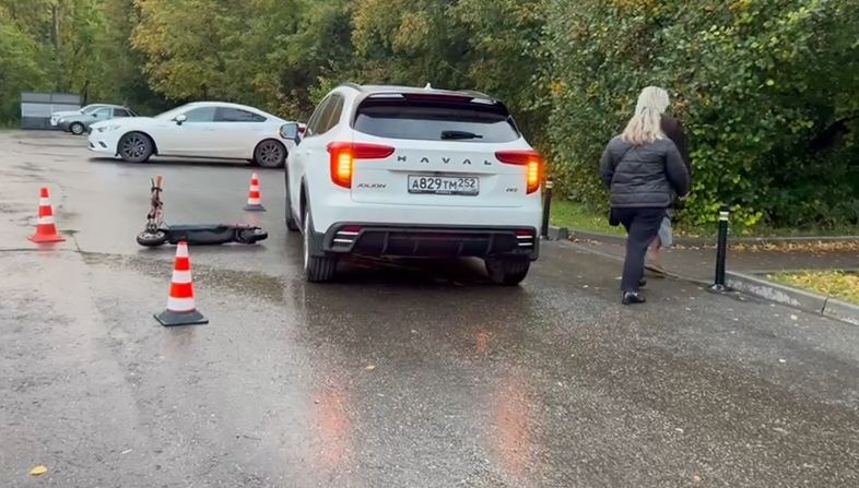 Машина сбила подростка на самокате в Нижегородской области  - фото 1