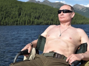 Владимир Путин прокомментировал свои фотографии «в полуголом виде»