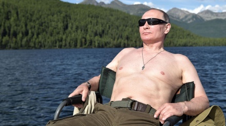 Владимир Путин прокомментировал свои фотографии &laquo;в полуголом виде&raquo;