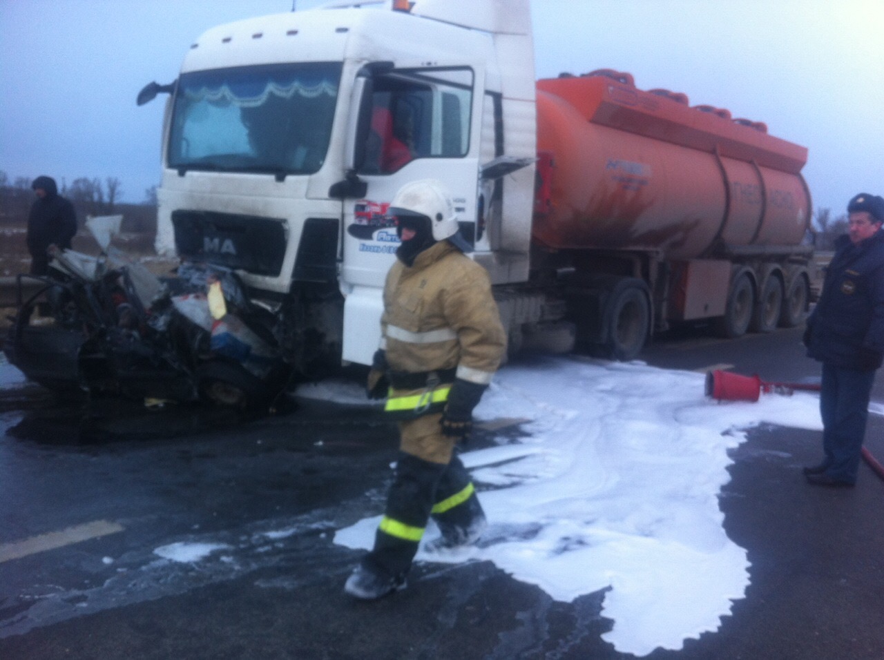 Страшное ДТП с бензовозом в Нижегородской области: погибли пять человек (ФОТО) - фото 1