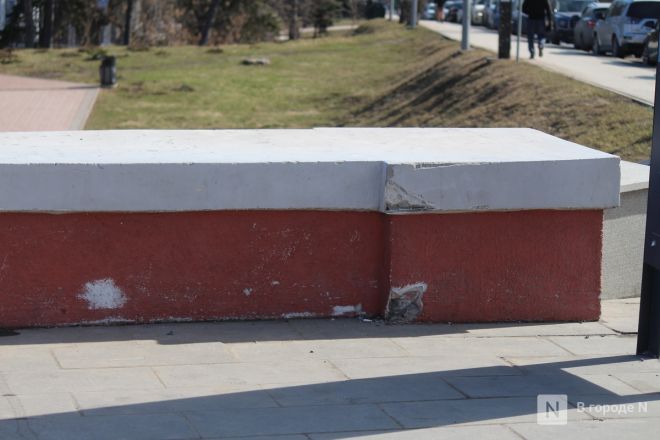 Трещит по швам: как выглядит центр Нижнего Новгорода после аномальной зимы — фоторепортаж - фото 60