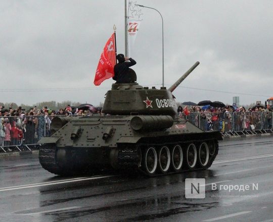 На земле, на воде, в небе: Парад Победы прошел в Нижнем Новгороде - фото 73
