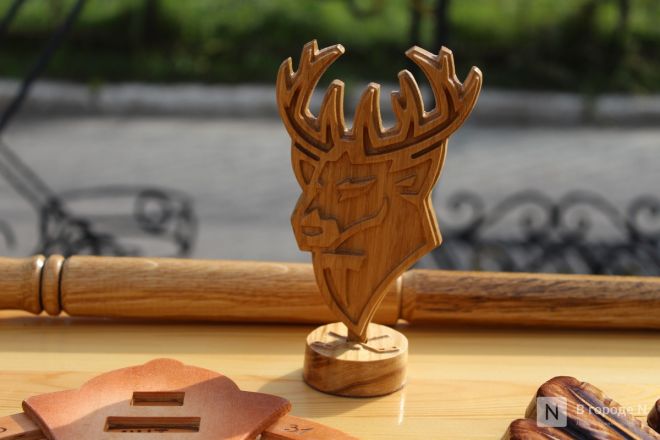 Танк-мангал и деревянные иконы: фоторепортаж с новой выставки от заключенных в Нижнем Новгороде - фото 86