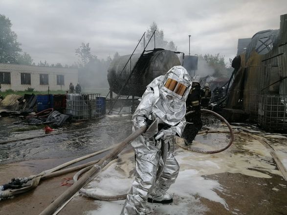 Пожар в Сормовской промзоне локализован - фото 3
