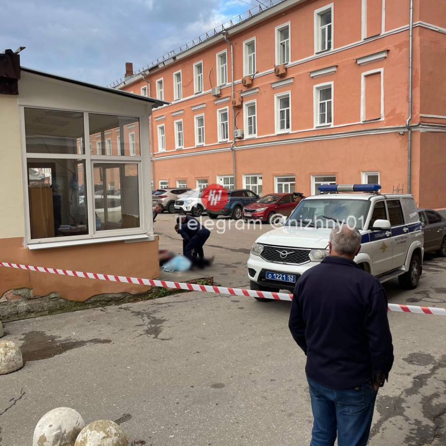 Тело мужчины с ранением обнаружили на Мытном рынке в Нижнем Новгороде - фото 1