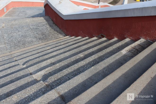 Трещит по швам: как выглядит центр Нижнего Новгорода после аномальной зимы — фоторепортаж - фото 67
