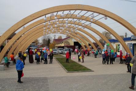 Площадь Свободы в Красных Баках благоустроили за 4,3 млн рублей